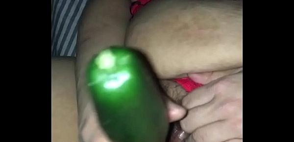  Bollywood Indian desi actress puts 14 inch cucumber up her pussy